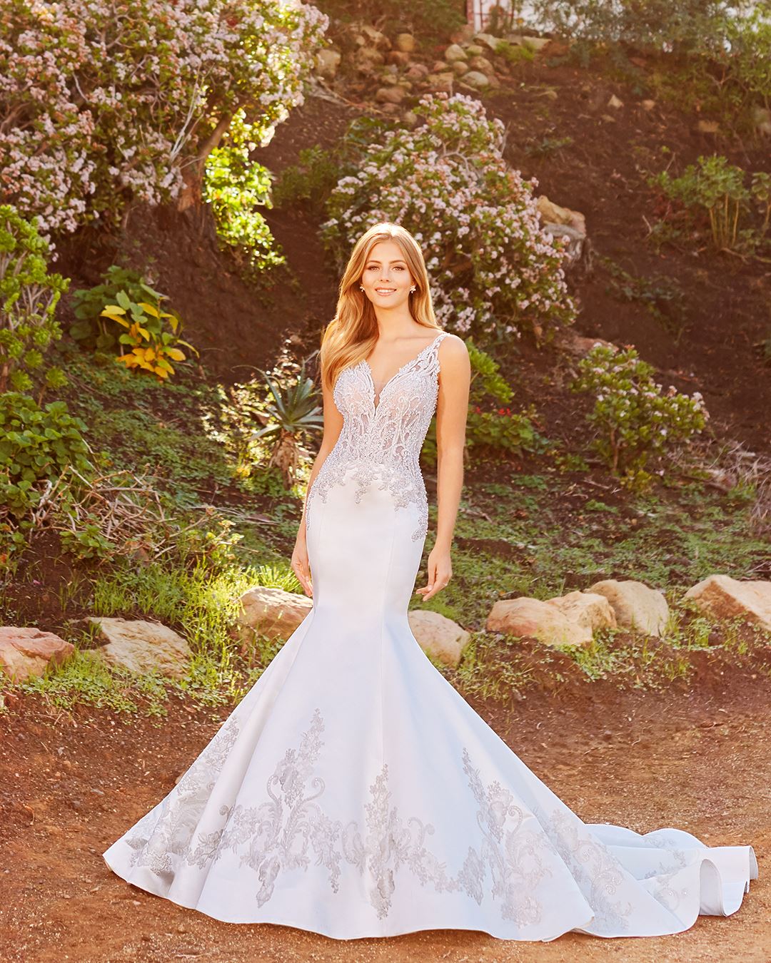 Bride wearing mermaid wedding dress