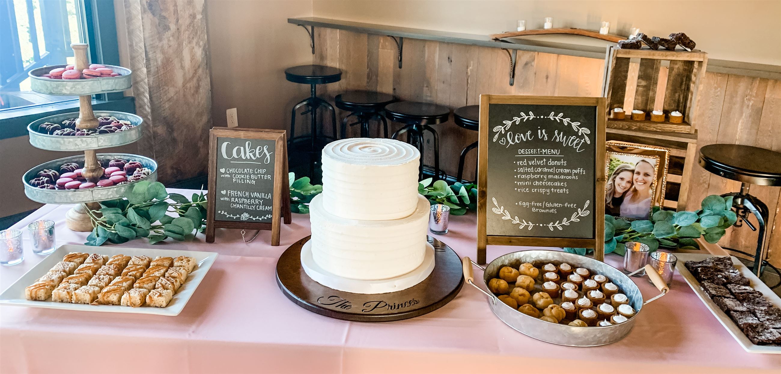 Wedding cake and appetizers for the wedding
