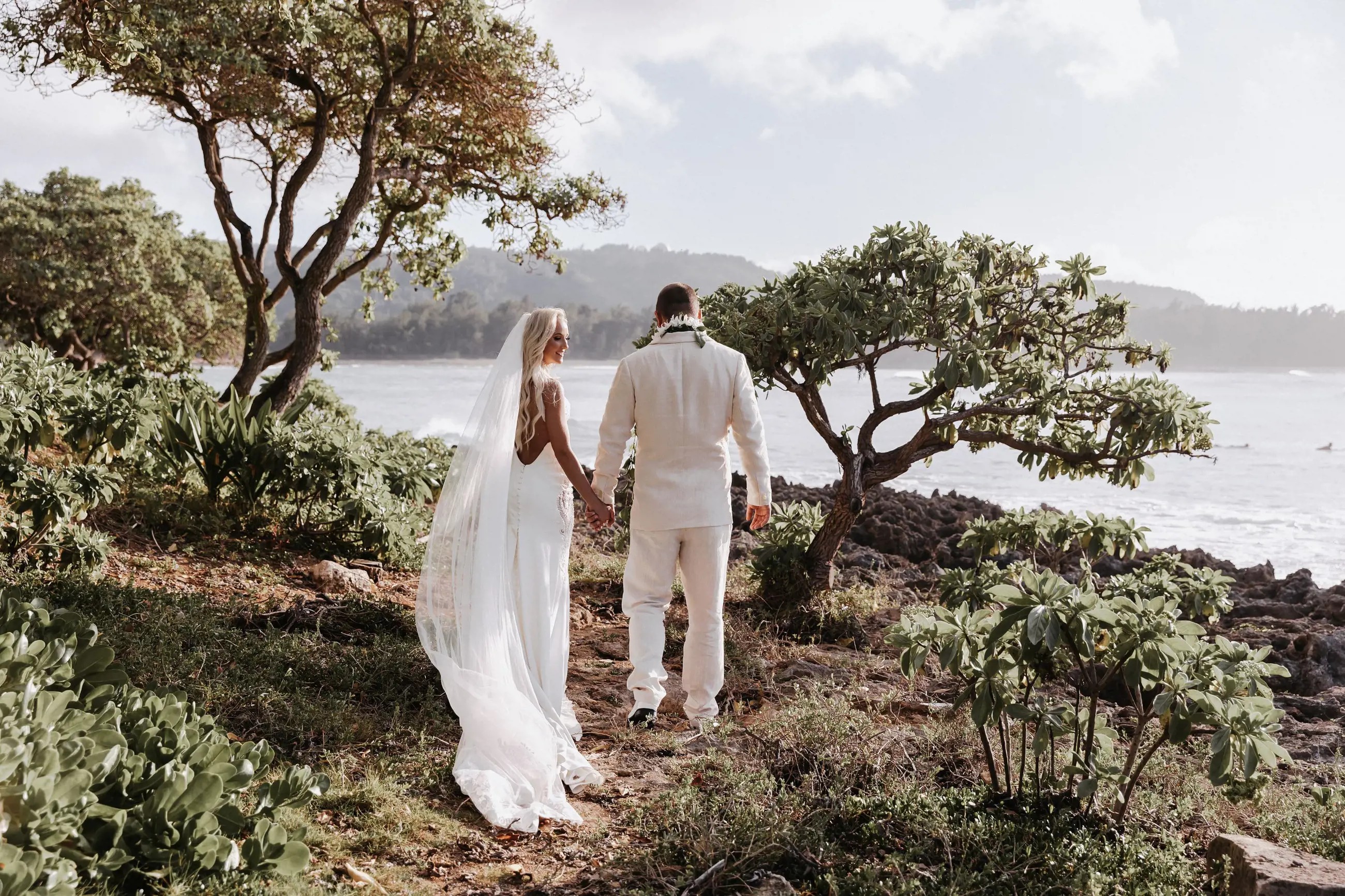 Makenna and Caleb: A White-Out Wedding in Hawaii Desktop Image