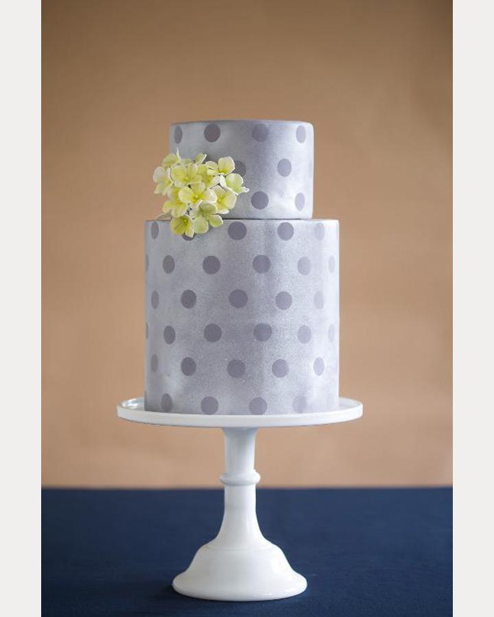 Sparkle On with Edible Glitter for your Wedding Reception ~ we ❤ this! moncheribridals.com