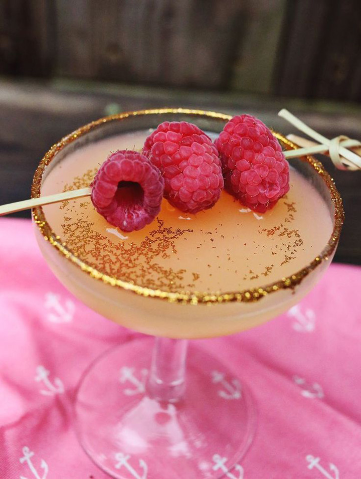 Sparkle On with Edible Glitter for your Wedding Reception ~ we ❤ this! moncheribridals.com