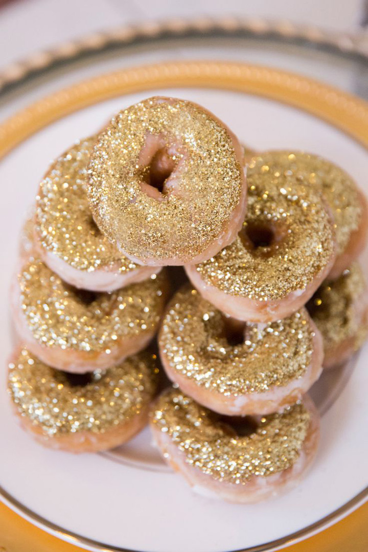 Sparkle On with Edible Glitter for your Wedding Reception ~ we ❤ this! moncheribridals.com