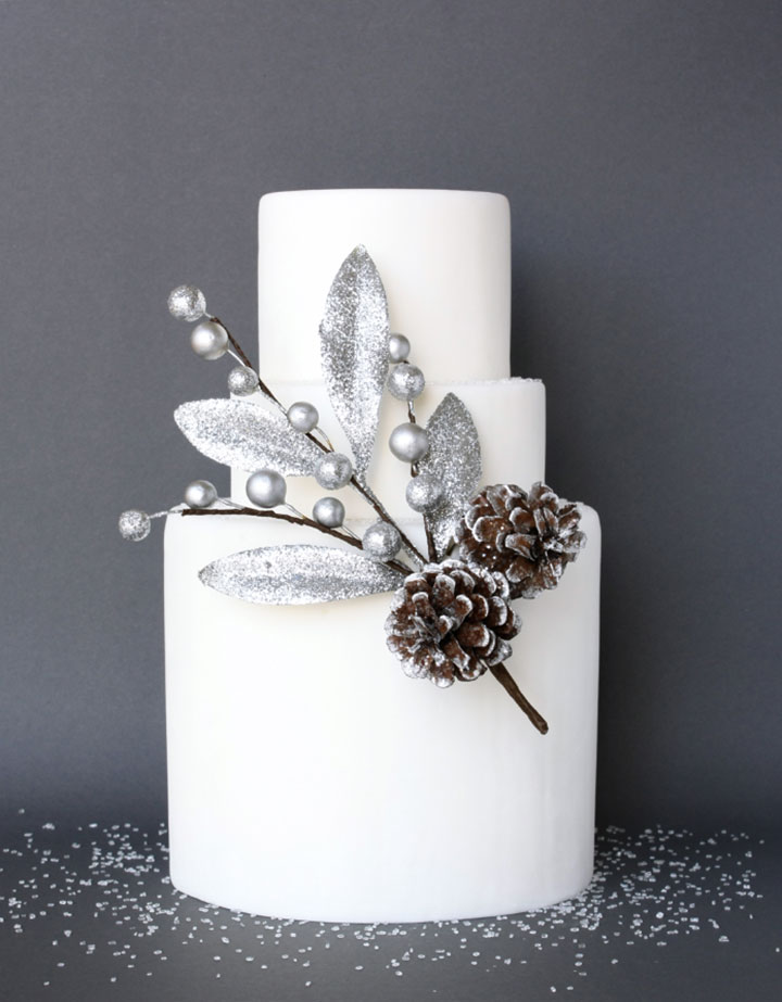 17 Of The Most Festive Winter Wedding Cakes Ever