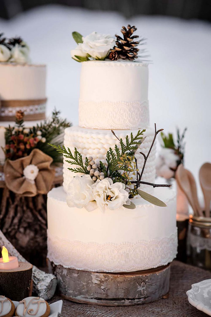 17 Of The Most Festive Winter Wedding Cakes Ever