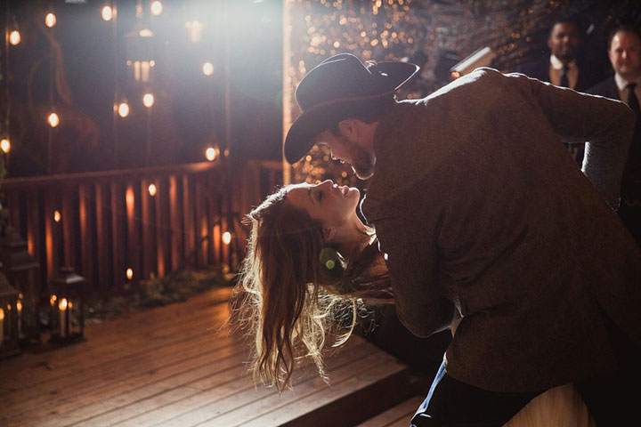 Legendary Wedding Kiss & Dip