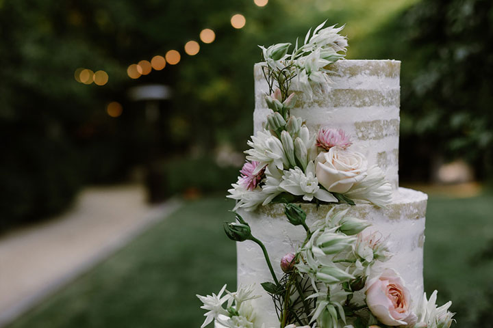 Wedding Flowers Of Cream & Green With A Touch Of Peach 