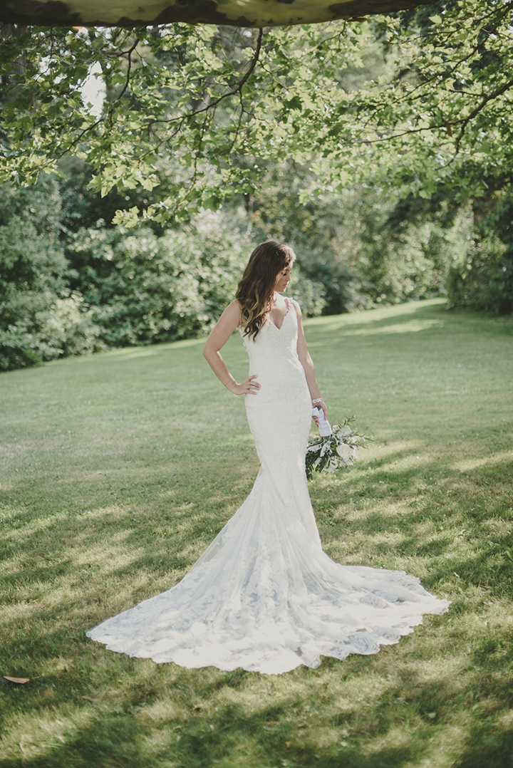 Glamorous Summer Bride In Martin Thornburg "Sonata"