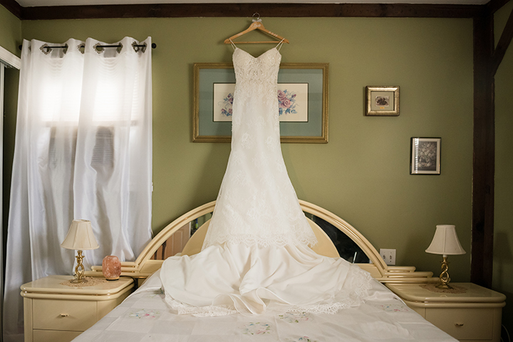 Rain Doesn't Put A Damper On This Late Summer Wedding