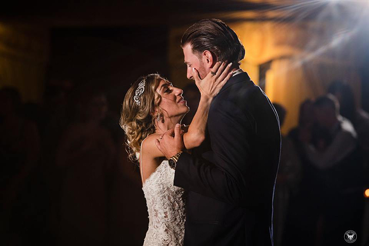 Rain Doesn't Put A Damper On This Late Summer Wedding