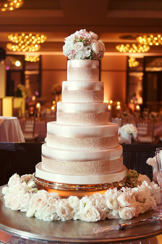  we ❤ this!  moncheribridals.com  #glitterweddingcake