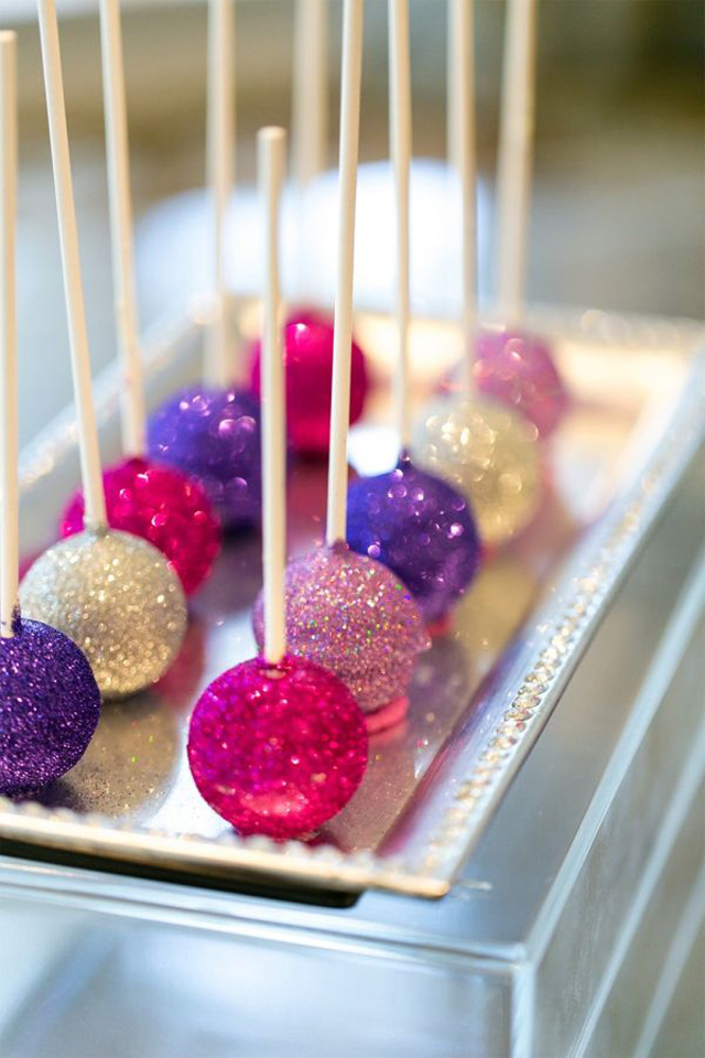  we ❤ this!  moncheribridals.com  #glittercakepops