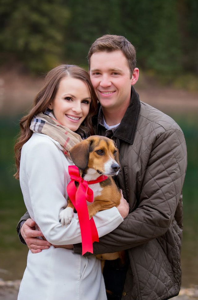 21 Oh So Adorable Engagement Photos with Dogs ~ we ♥ this! moncheribridals.com