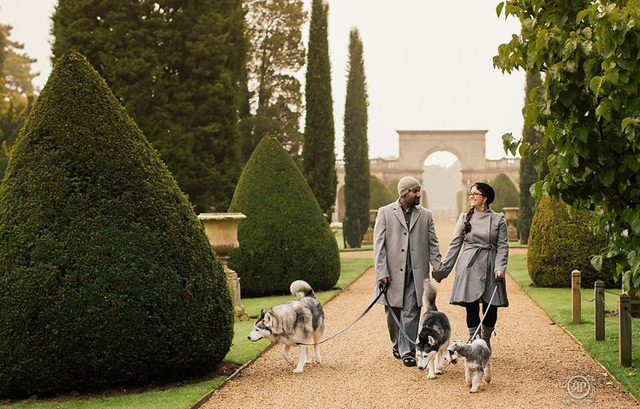 21 Oh So Adorable Engagement Photos with Dogs ~ we ♥ this! moncheribridals.com