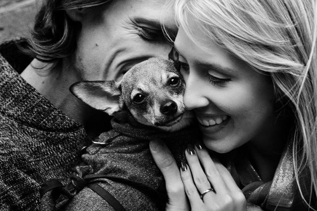 21 Oh So Adorable Engagement Photos with Dogs ~ we ♥ this! moncheribridals.com