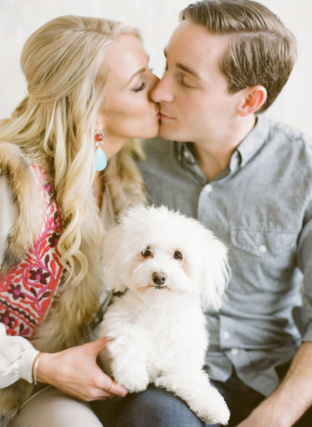21 Oh So Adorable Engagement Photos with Dogs ~ we ♥ this! moncheribridals.com