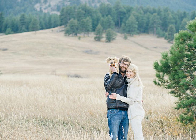 21 Oh So Adorable Engagement Photos with Dogs ~ we ♥ this! moncheribridals.com