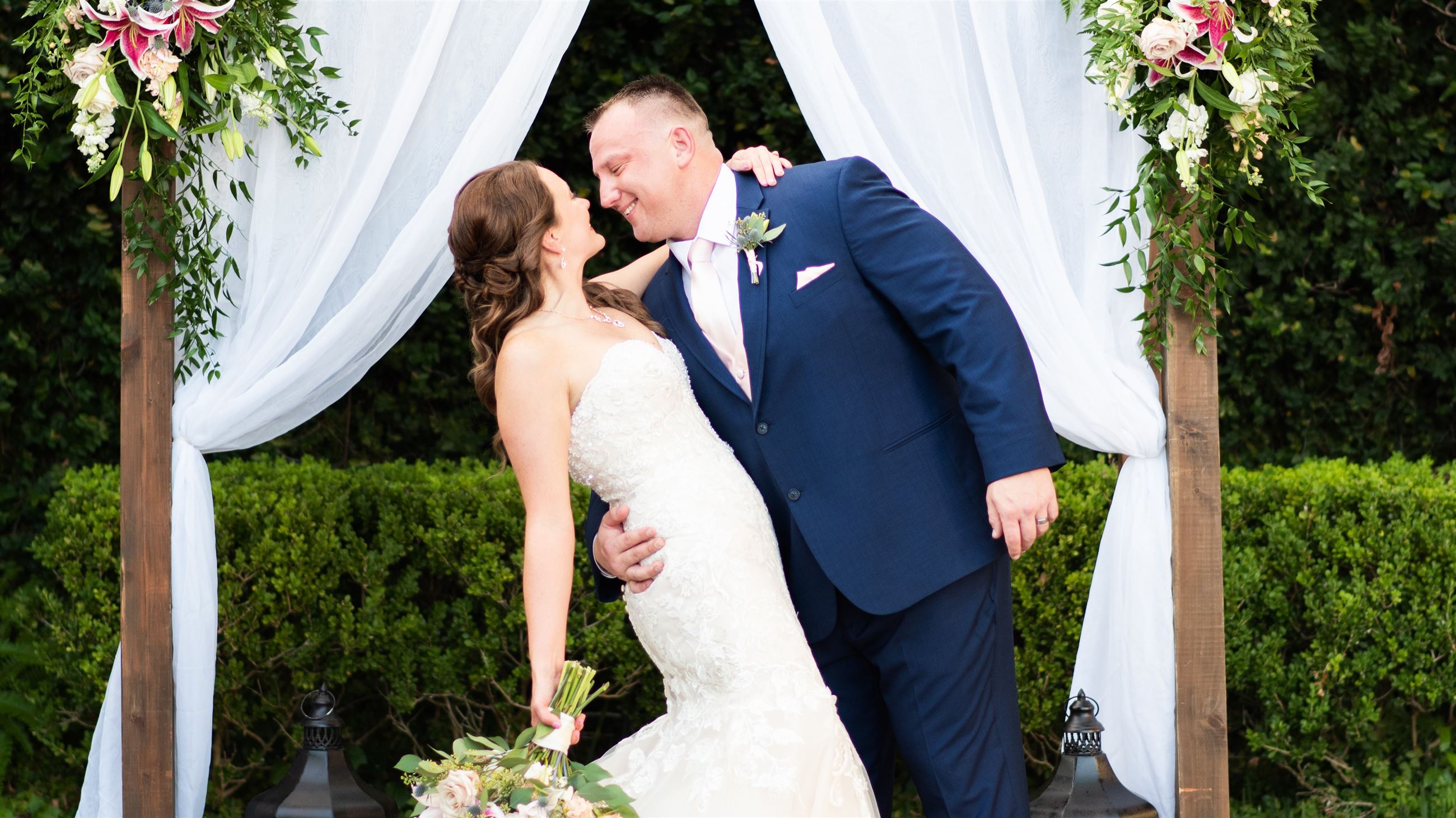 This is What You Need to Know Before You Elope Desktop Image