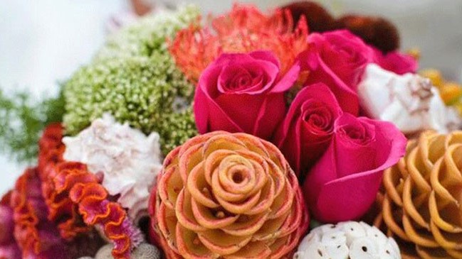 17 Ideas for a Non-Traditional Bridal Bouquet Desktop Image