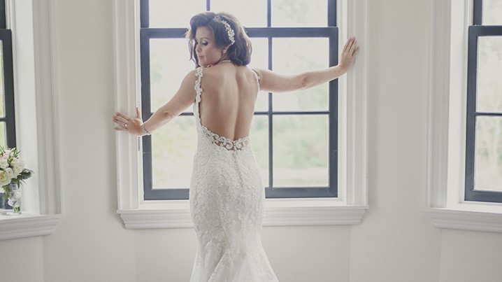Glamorous Summer Bride In Martin Thornburg "Sonata" Desktop Image