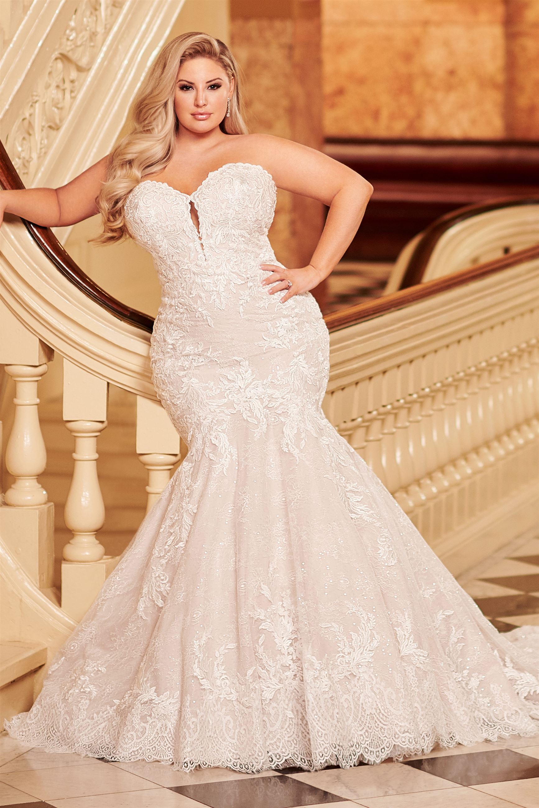 Solana: Strapless Lace and Tulle Trumpet Wedding Dress | Martin
