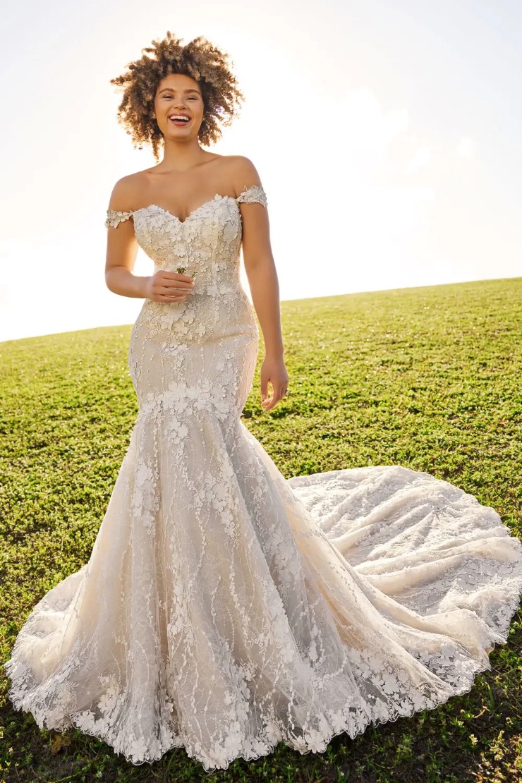 Inese: Strapless Tulle Fit and Flare Wedding Dress with 3D Inese: Strapless Tulle Fit and Flare Wedding Dress with 3D