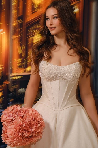 MT4011 Verona $3 Ivory thumbnail